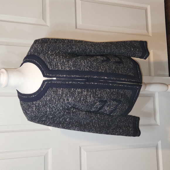 TALBOTS WOMENS KNIT FABRIC BLAZER, SUIT JACKET SIZE 12P. Navy Blue and white - Picture 3 of 12